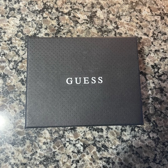 Guess men’s wallet - Picture 2 of 7
